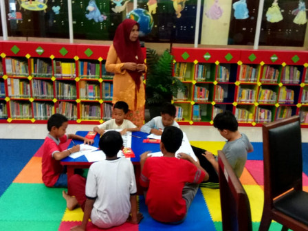 Ratusan Warga Menikmati Sarana Perpustakaan di Jakarta