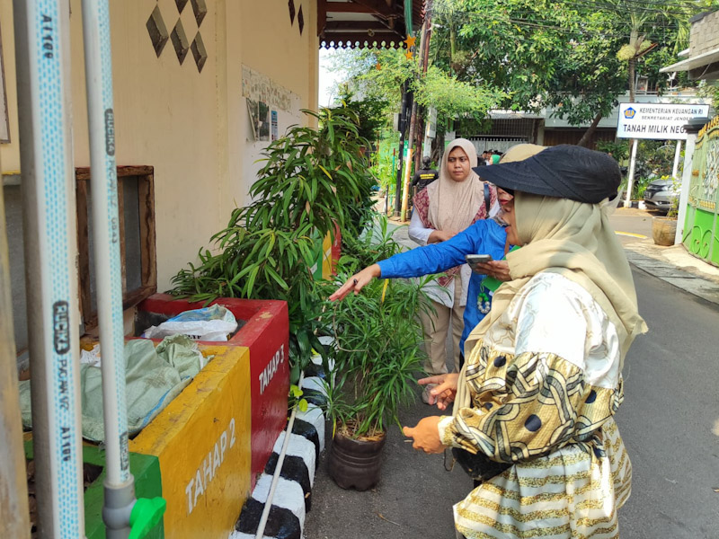 Tim Verlap Proklim Nasional Kunjungi RW 02 Kelapa Dua 