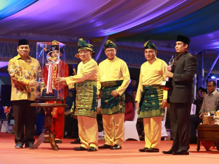 Kafilah Provinsi DKI Jakarta Raih Juara Umum MTQ Nasional XXVII Tahun 2018 