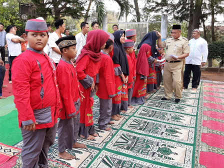 20 Anak Yatim di Kelurahan Pulau Pari Mendapatkan Santunan