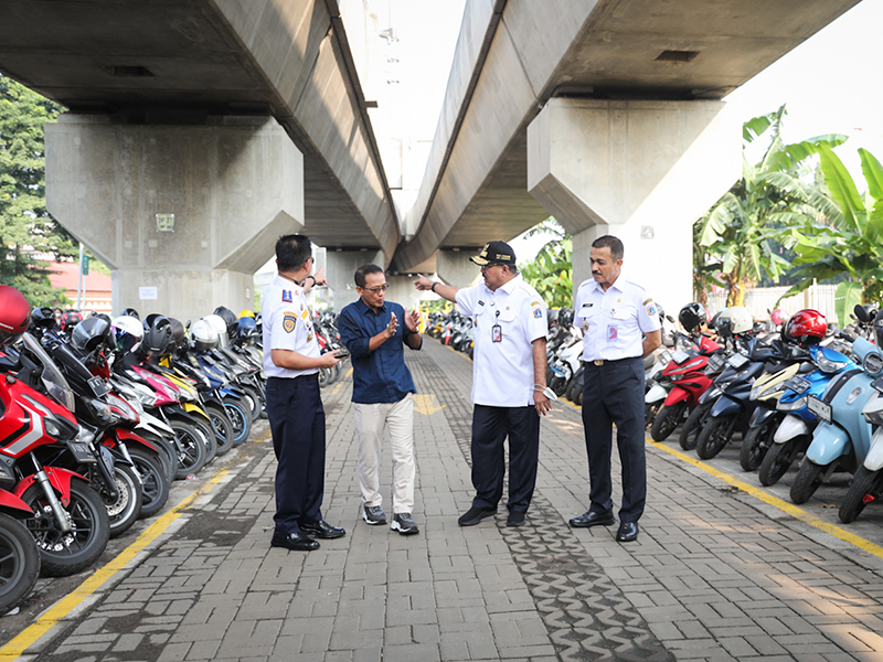  Rano Tinjau Hasil Revitalisasi Park and Ride Lebak Bulus