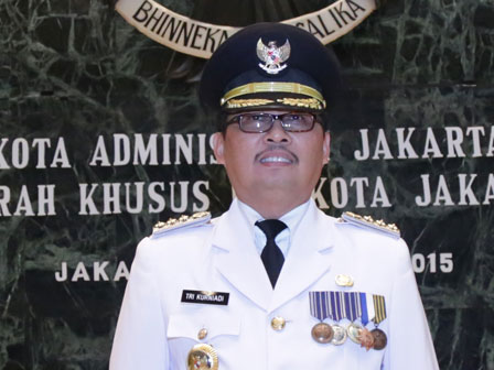 tri kurniadi walikota jaksel