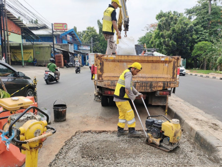 Dinas Bina Marga Intensifkan Pengecekan dan Perbaikan Jalan Rusak Selama Musim Hujan 