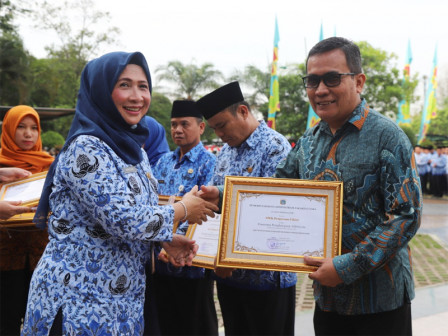 Peringatan Hari Ibu di Jakut Berikan Penghargaan Pemberdaya Masyarakat