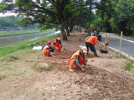 Bantaran KBT Ditata Jadi Taman