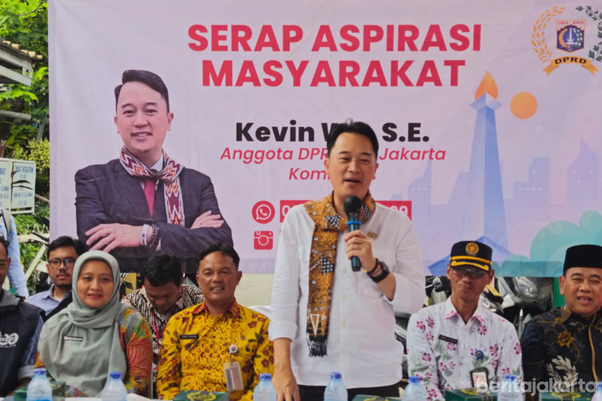 https://multimedia.beritajakarta.id/photo/2014_508c75c8507a2ae5223dfd2faeb98122/Anggota Komisi A DPRD DKI Jakarta, Kevin Wu