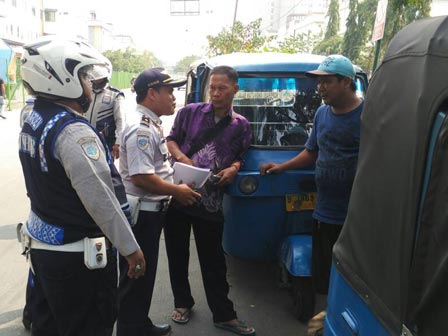 Larangan Parkir Liar Disosialisasikan di Pademangan