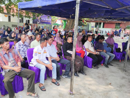 Warga Pulau Kelapa Disosialisasikan Peraturan Daerah