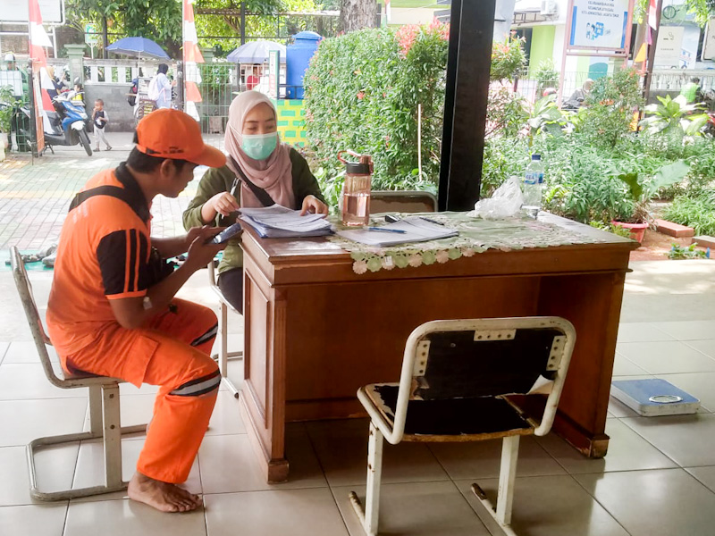 PJLP Jaktim Ikuti Skrining Kesehatan di RPTRA Citra Permata
