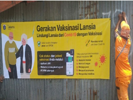 Gencarkan Gerakan Vaksinasi Lansia, Kelurahan Semper Timur Pasang Spanduk di 30 Titik