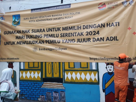 Kesbangpol Jakpus, pemasangan, Spanduk Pemilu