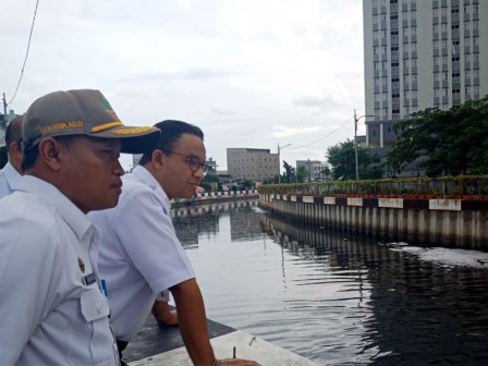 Anies Tinjau Kali Sunter dan Warga Sunter Jaya