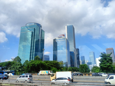 Jakarta Dinaungi Awan Sepanjang Hari Ini 