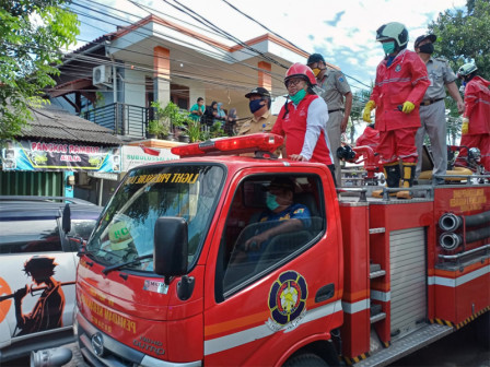 Penyemprotan Disinfektan di Kelurahan Susukan Dipimpin Anggota Komisi E