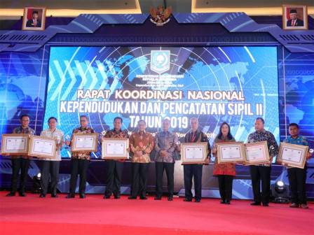  Dukcapil Jakarta Utara Raih Penghargaan dari Kemendagri