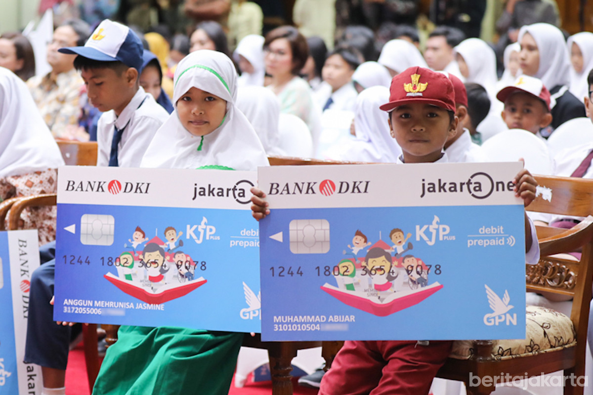 Penerima manfaat Kartu Jakarta Pintar (KJP) Plus