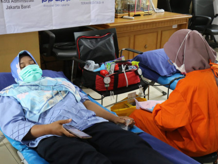 Pengelola RPTRA di Jakbar Ikuti Donor Darah 