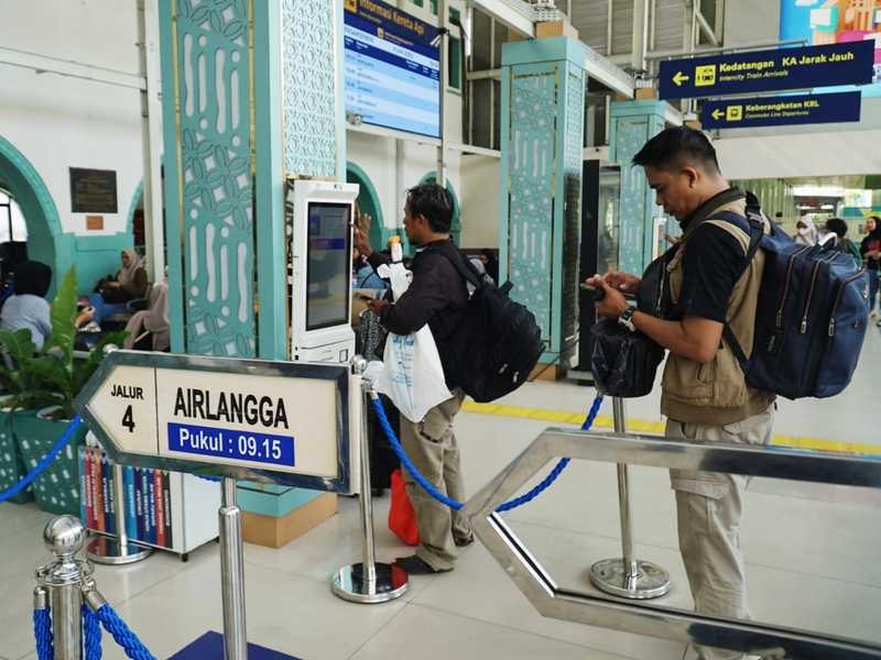 Penumpang Stasiun Gambir dan Pasar Senen Meningkat Jelang Iduladha 1446 H