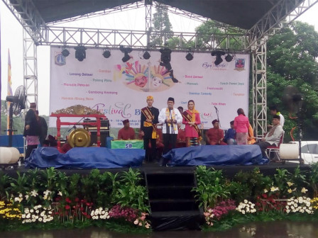 Sudin Parbud Jakbar Gelar Festival Budaya Betawi