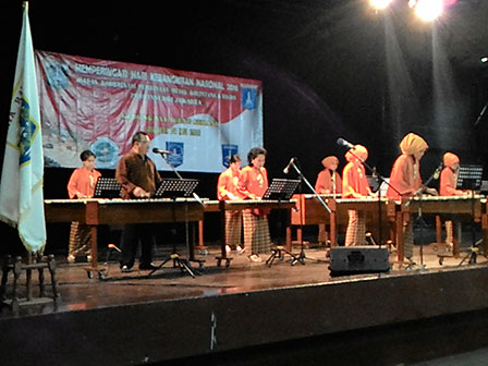 18 Sanggar Ikuti Pentas Musik Kolintang