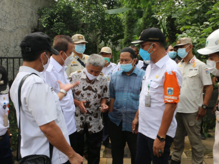 Pemkot Jaktim dan LRT Tinjau Lokasi Rencana Pembuatan Crossing di Ciracas 