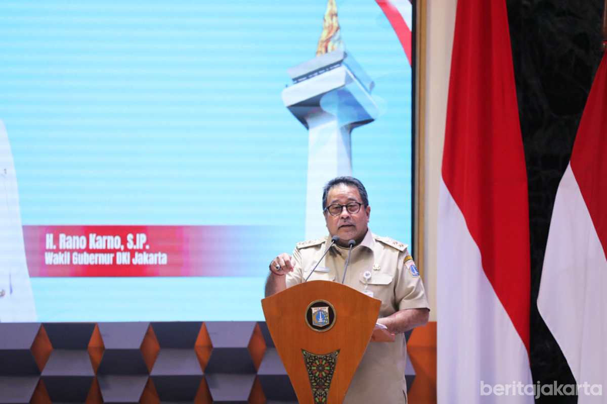 Rano Karno memberikan sambutan pada pelantikan pengurus ormas Matahari Pagi Indonesia