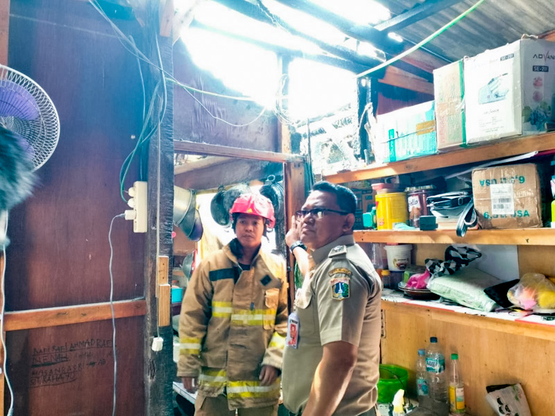 Kebakaran Rumah di Pulau Kelapa Berhasil Dipadamkan
