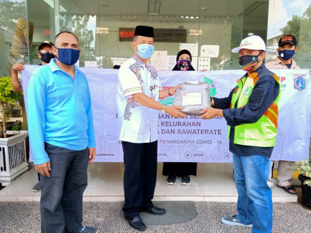 PT JIEP Bagikan 1000 Paket Sembako di Dua Kelurahan di Jakarta Timur