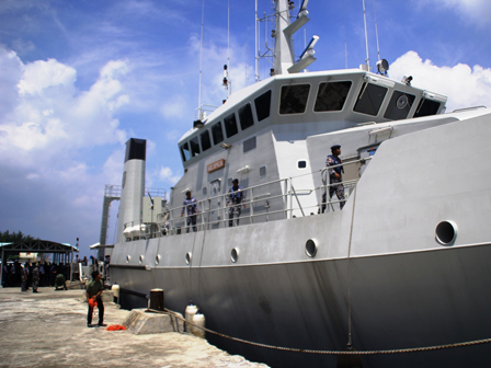  Pulau Seribu Disambangi Kapal TNI AL KRI SPICA-934 