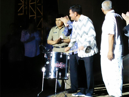 Gubernur Resmikan Patung Menembus Batas di RPTRA Kalijodo