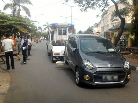 47 Kendaraan Diderek Dari Wilayah Kecamatan Cengkareng