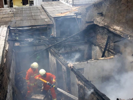  5 Unit Pemadam Atasi Kebakaran Rumah di Sunter Agung 