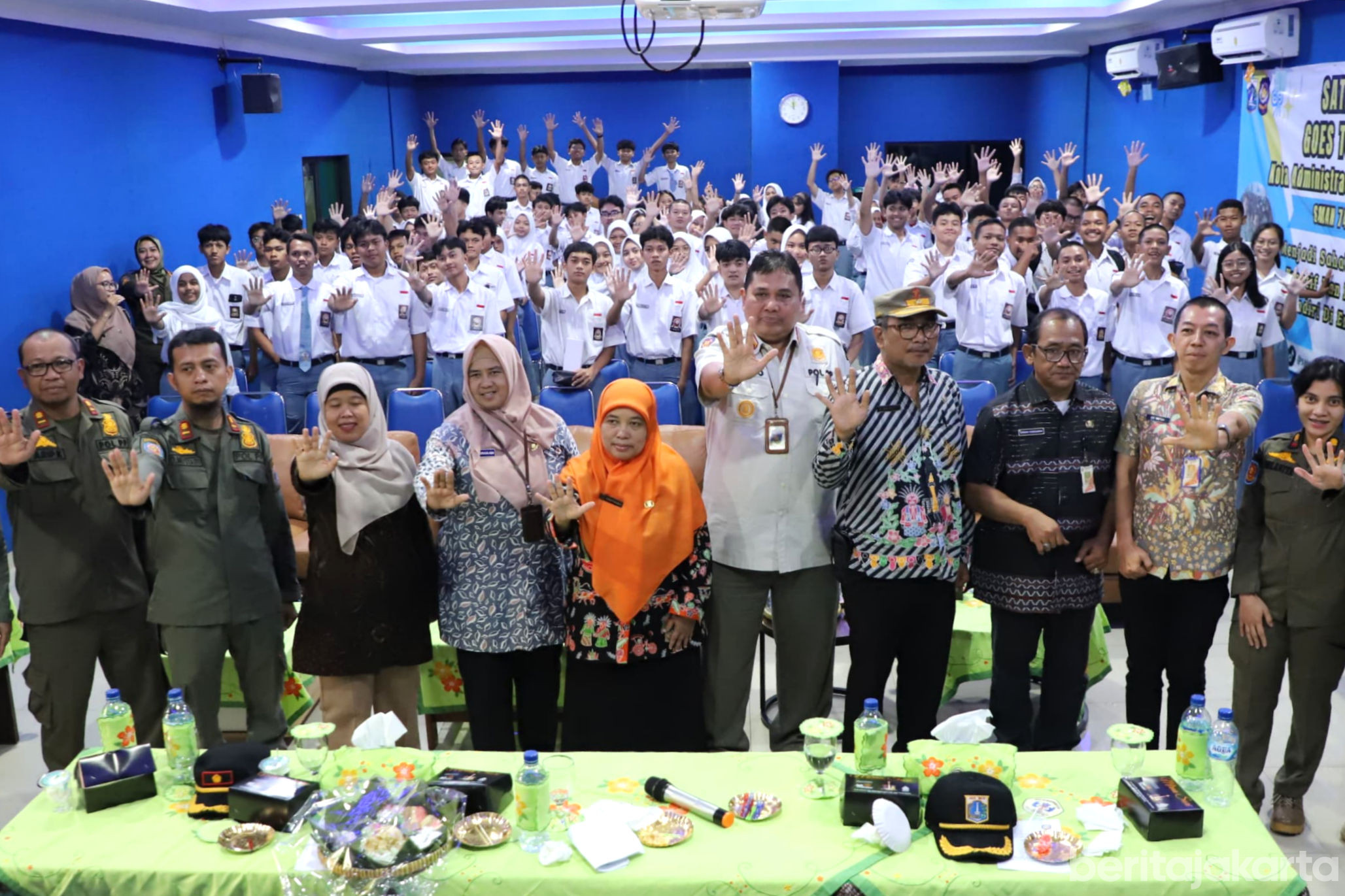Satpol PP Jaksel Goes To School Hadir di SMAN 74 Jakarta 