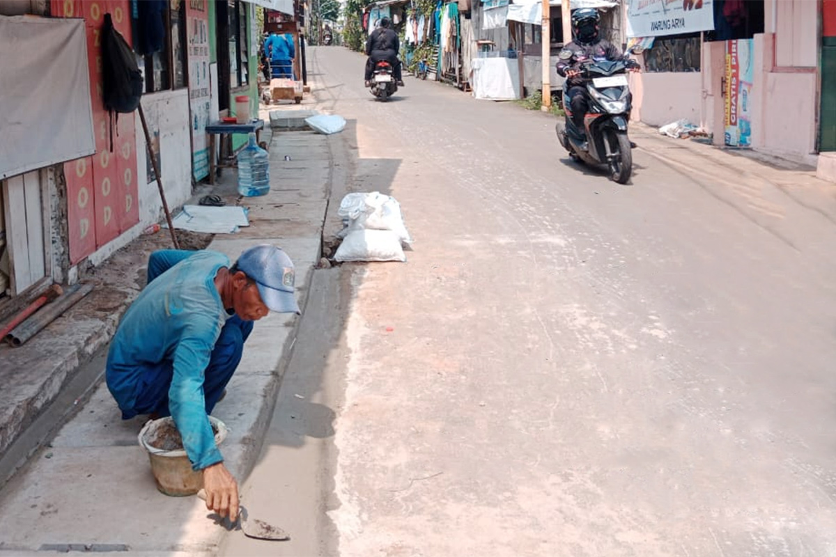 Normalisasi Saluran Air di Jalan Karet Pasar Baru Barat