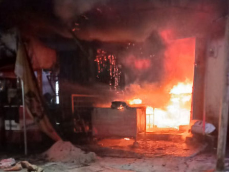 Kerugian Material Kebakaran Rumah Makan di Munjul Capai Rp 100 Juta 