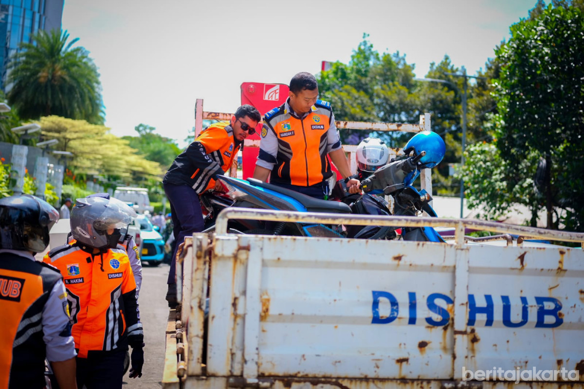 sudinhub jaksel tindak pengendara langgar aturan
