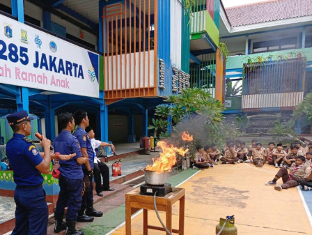 Ratusan Pelajar SMPN 285 Dibekali Pelatihan Penanganan Kebakaran