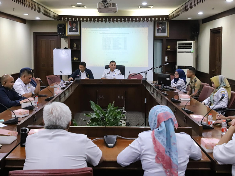 https://multimedia.beritajakarta.id/photo/2014_508c75c8507a2ae5223dfd2faeb98122/Pemkot Jakpus Gelar Rakor Persiapan Pemantauan - Evaluasi Pelayanan Publik 12 Kelurahan