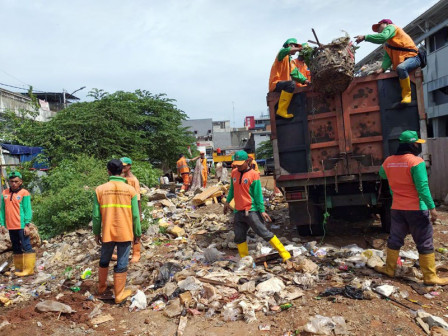  Sampah di Eks Pasar Blok A Dibersihkan 