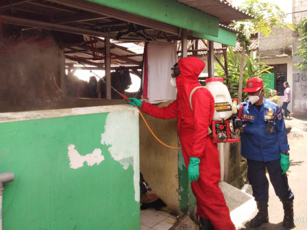 Pemukiman Warga Pejaten Timur Disemprot Disinfektan 