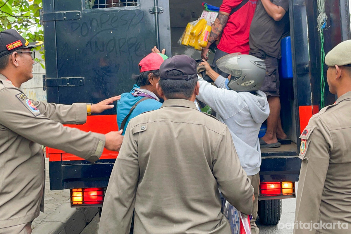 Kegiatan Bina Tertib Praja di Cilincing, Jakarta Utara