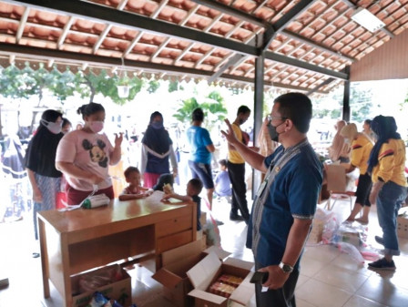 Ratusan Warga Serbu Pangan Murah Bersubsidi di RPTRA Petamburan