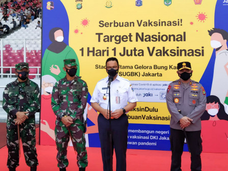 Tinjau SerbuanVaksinasi di GBK, Gubernur Anies Optimis Jakarta Mampu Capai Target Vaksinasi Akhir A