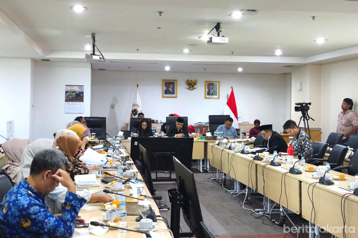 Rapat Bapemperda untuk merampungkan Raperda KTR di gedung DPRD DKI Jakarta