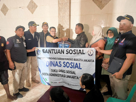 Sudin Sosial Distribusikan Makanan Dan Minuman Bagi Penyintas Kebakaran Galur 