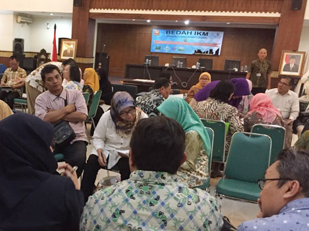  Puluhan IKM di Jakarta Pusat Dilatih Management 
