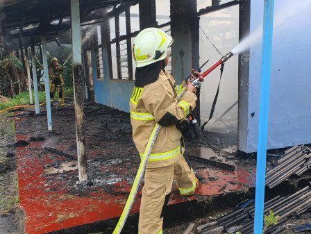 8 Unit Pemadam Atasi Kebakaran Posko Saka Dirgantara Halim