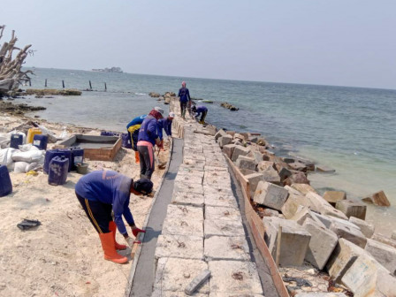 Pembangunan Tanggul Sisi Barat Pulau Bidadari Dilanjutkan 