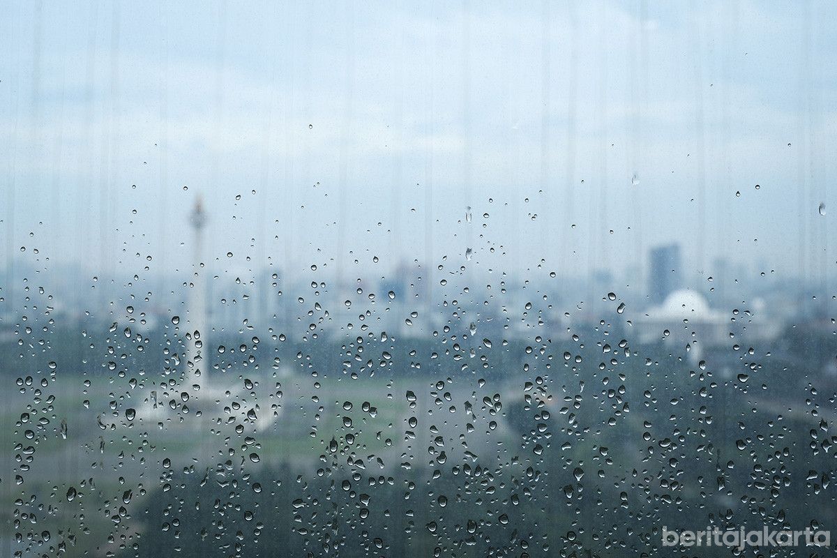 BMKG prakirakan hujan guyur Jakarta hari ini, Kamis (25/12)