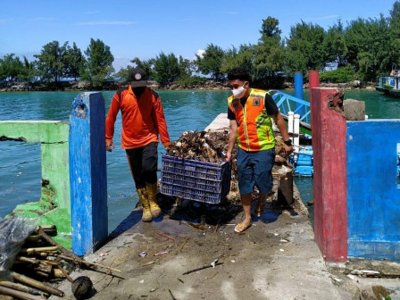 14 Meter Kubik Sampah Diangkut Dari Pulau Tidung
